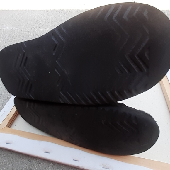 UGG Australia black suede Pink Flower Embroidery boots sz 5 Sheepskin Fur lining - Picture 3 of 9